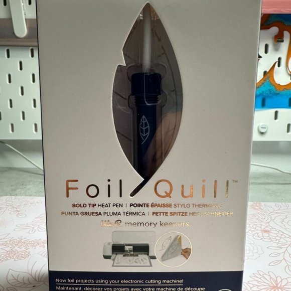 The We R Memory Keepers Foil Quill Bold Tip Heat Pen - Picture 1 of 3